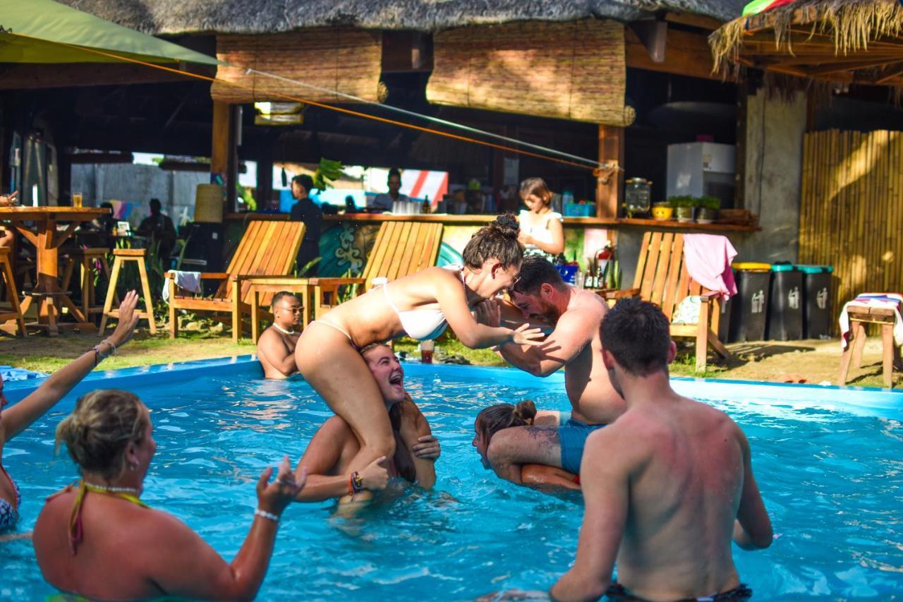 Mad Monkey Hostel Siargao (Adults Only) Хенерал Луна Екстериор снимка
