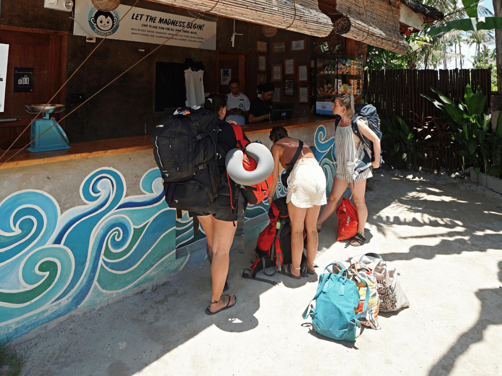 Mad Monkey Hostel Siargao (Adults Only) Хенерал Луна Екстериор снимка