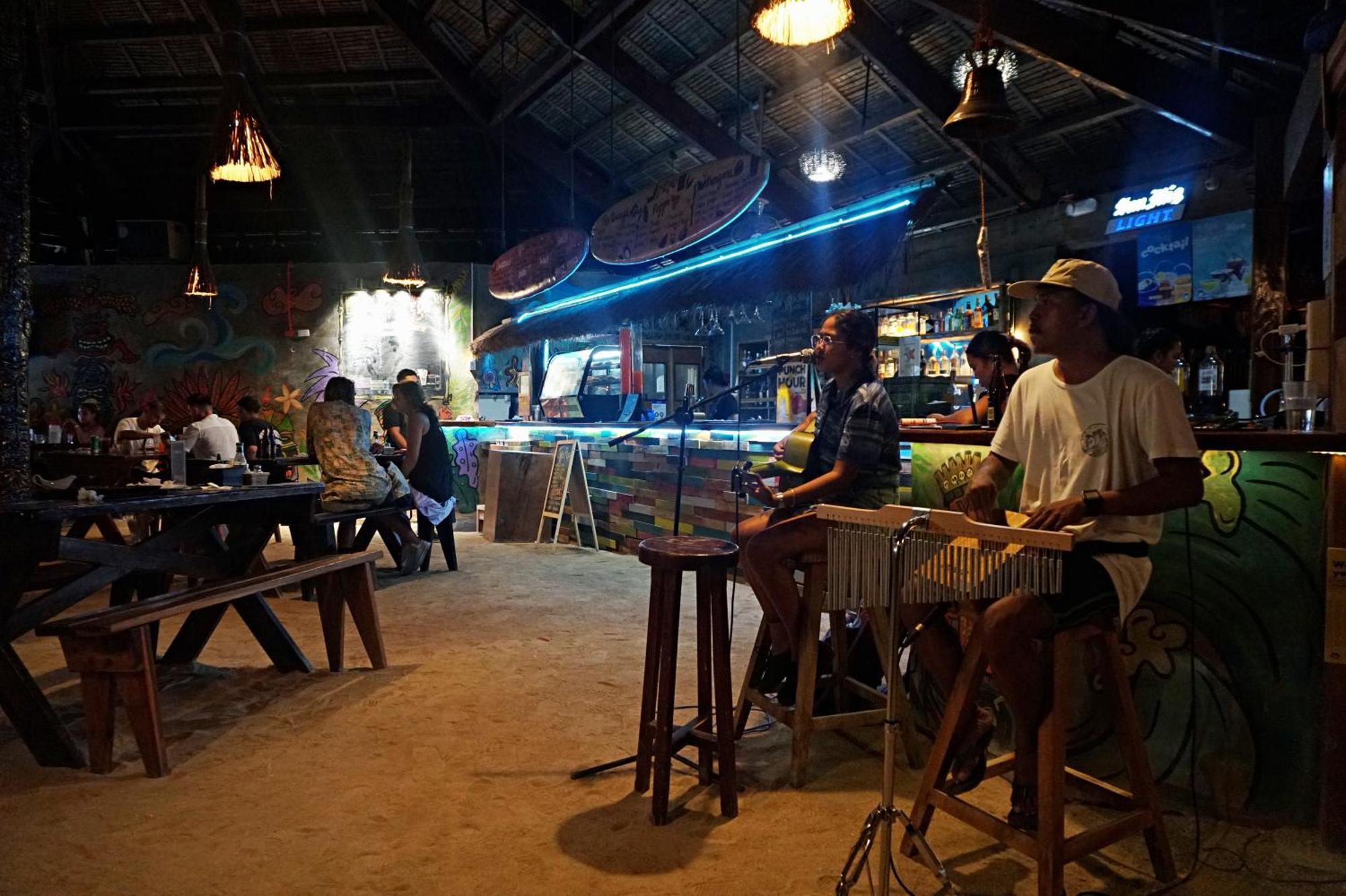 Mad Monkey Hostel Siargao (Adults Only) Хенерал Луна Екстериор снимка