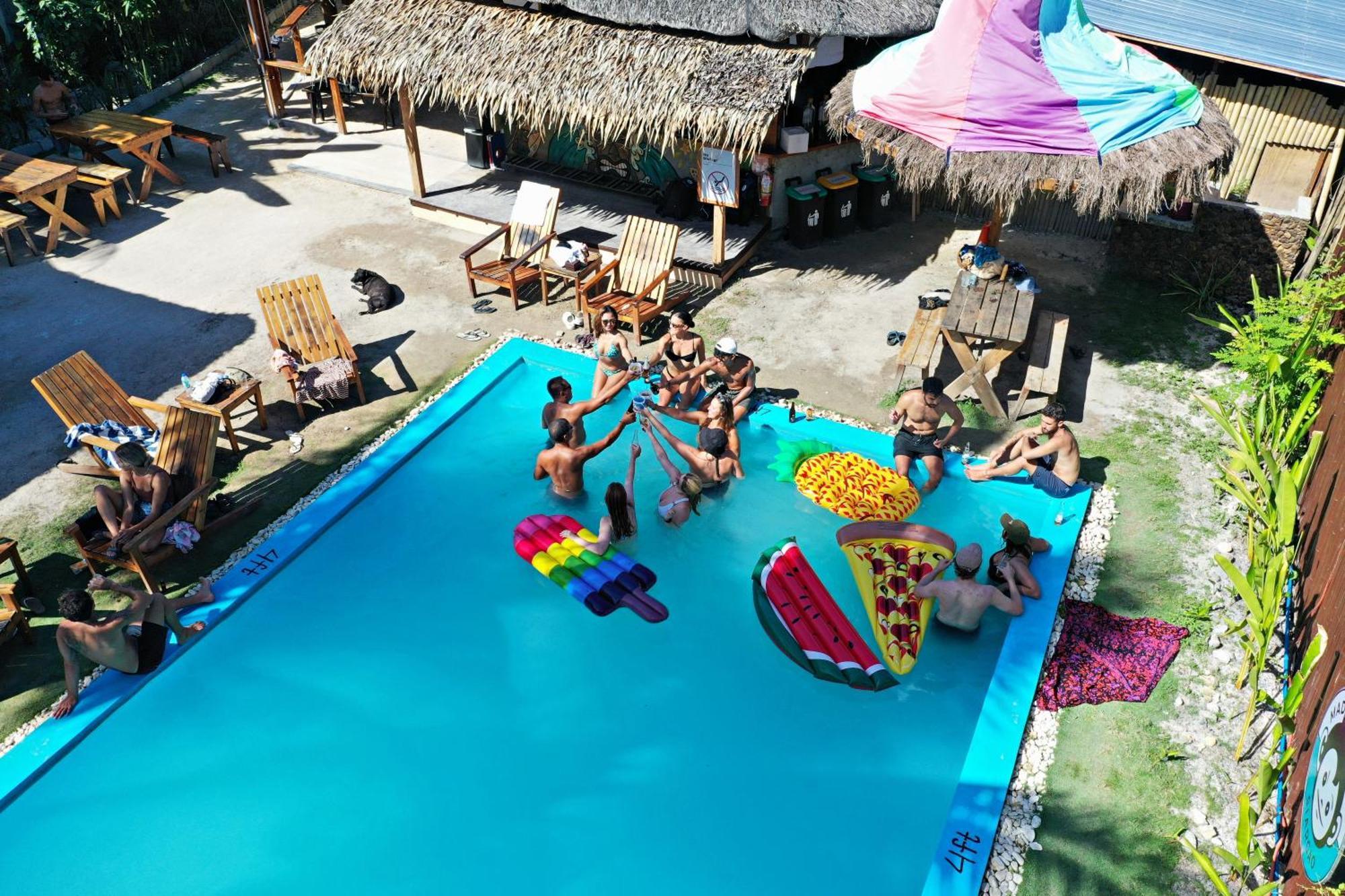Mad Monkey Hostel Siargao (Adults Only) Хенерал Луна Екстериор снимка