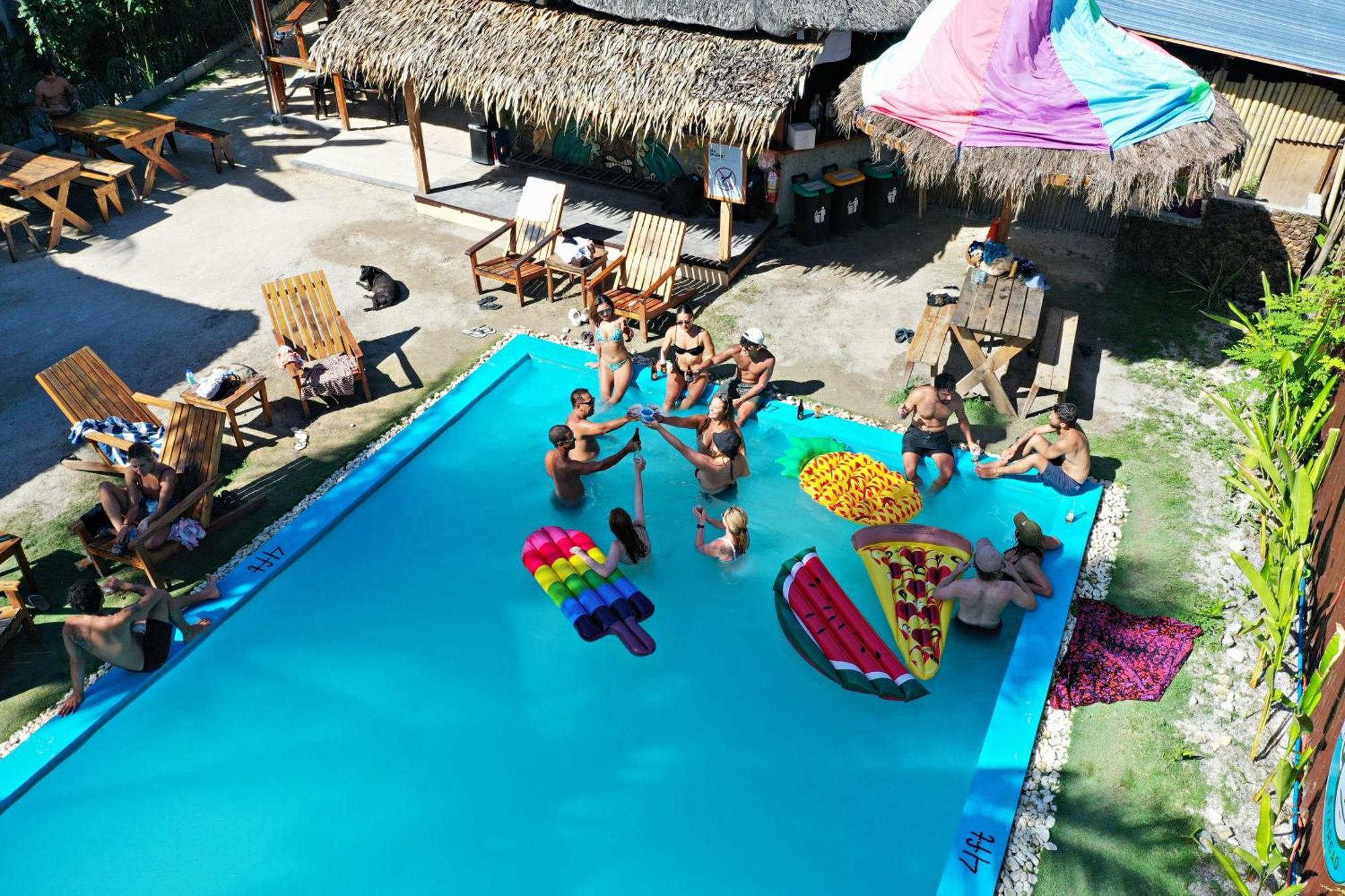 Mad Monkey Hostel Siargao (Adults Only) Хенерал Луна Екстериор снимка